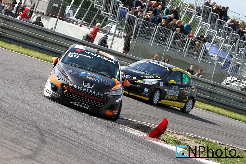 Omotorsports 2 biler – Bemalingen skifter muligvis lidt på den bagerste inden finalen
(Foto: CNPhoto.dk)